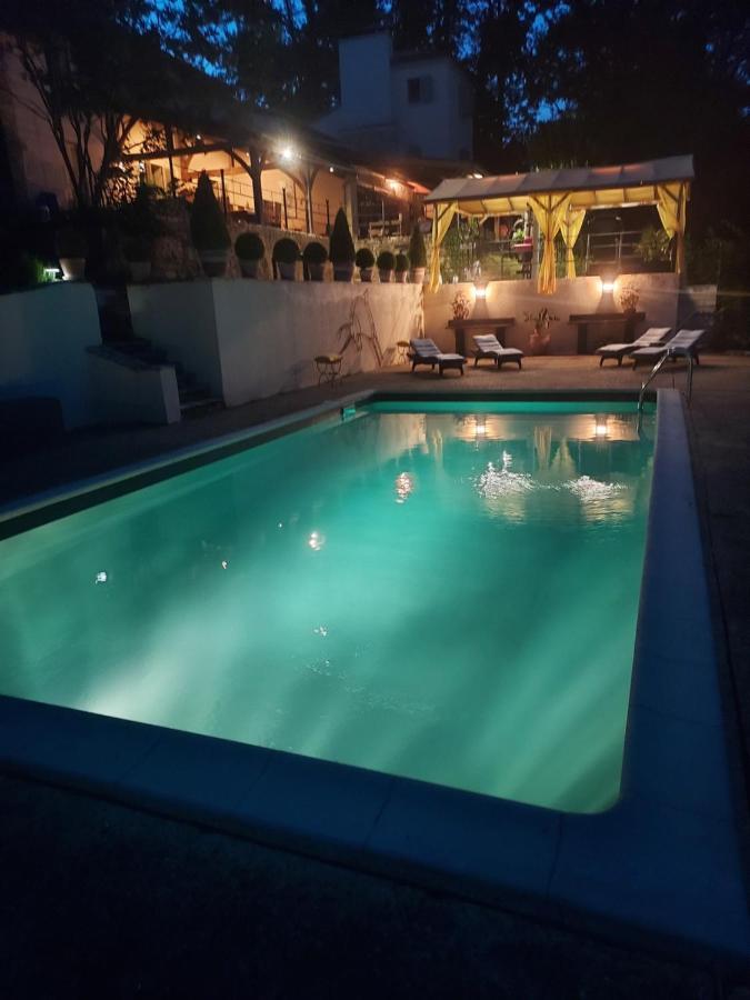Vila Avec, Piscine, Tennis. Villa Rivaux Luaran gambar